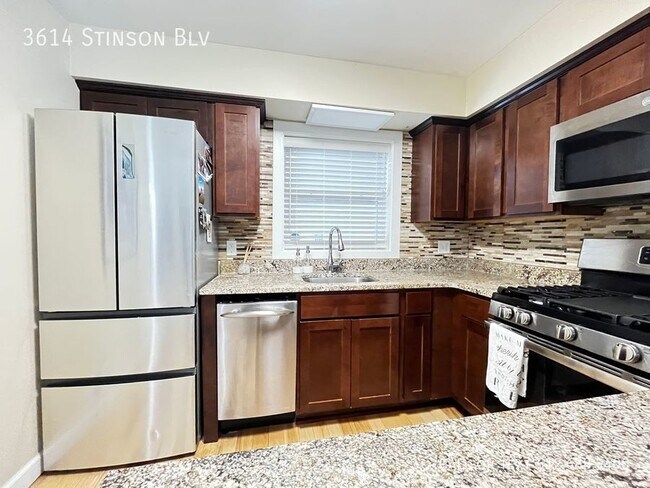 Foto del edificio - 3 Bed 2 Bath House in Northeast Minneapoli...
