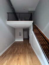 Building Photo - 1523 W Girard Ave