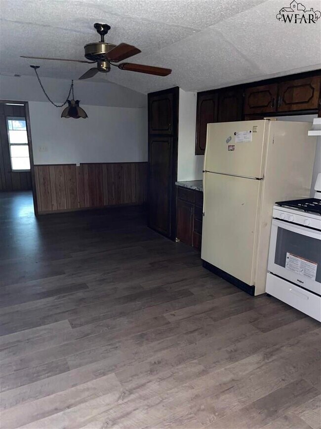 Building Photo - 4103 Hughes Dr