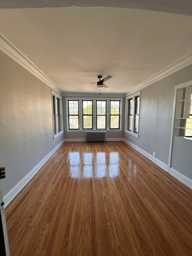 2053 W Touhy Ave, Chicago, IL 60645 House Rental in Chicago, IL