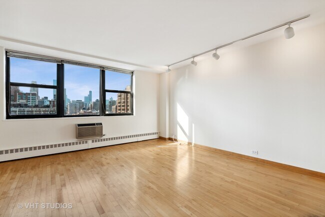 Foto del edificio - 1445 N State Pkwy