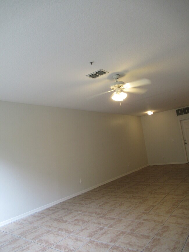 Sala / Comedor - 1221 cypress st