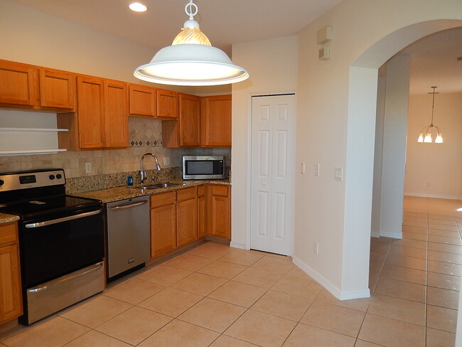 Building Photo - 17533 Laurel Grove Ct
