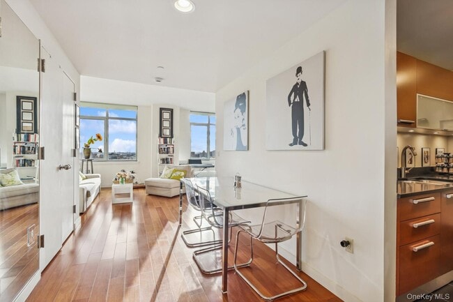 Building Photo - 1485 5th Ave