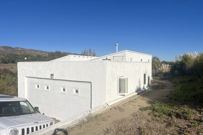 Foto del edificio - 6524 Dume Dr