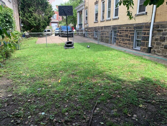 Foto del edificio - 418 Edgemont St