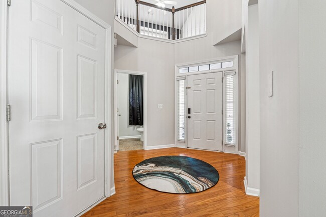 Foto del edificio - 2726 Pierce Brennen Ct NE