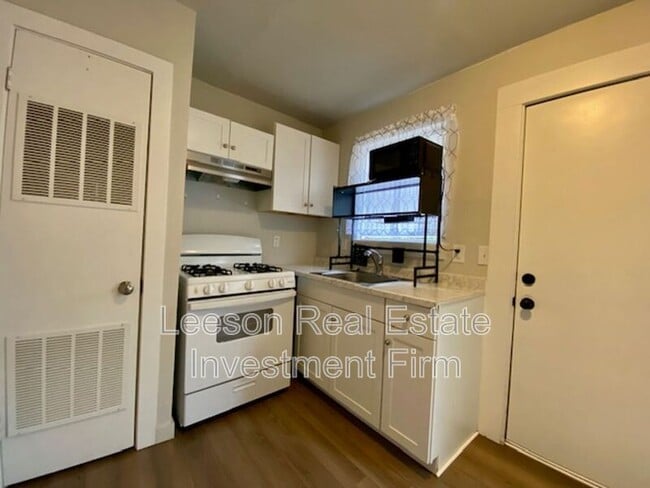 Foto del edificio - 2632-2634 Foster St