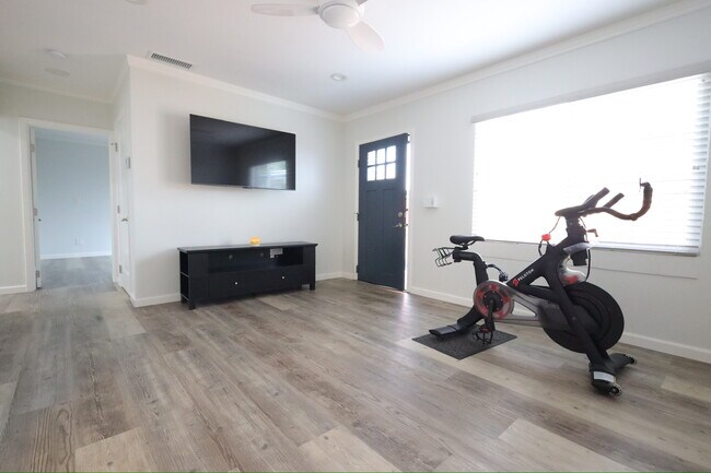 Foto del edificio - 1824 62nd St