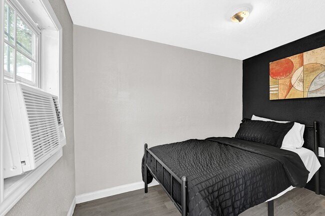 Foto del edificio - 4510 Beechcraft St