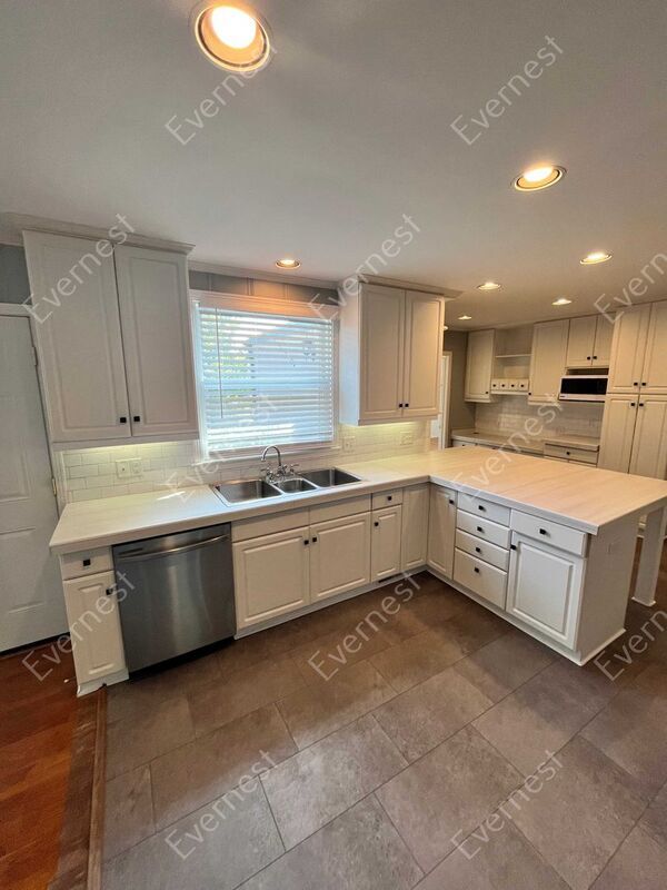 Foto del edificio - 4908 Timberhill Dr