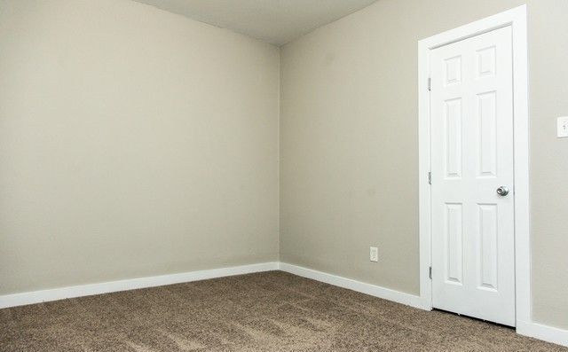 Building Photo - 818 Topeka Blvd, San Antonio, TX 78210
