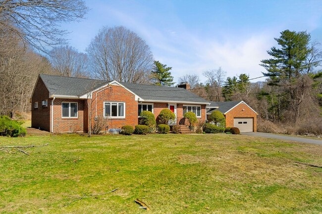 Photo - 115 Mill St House
