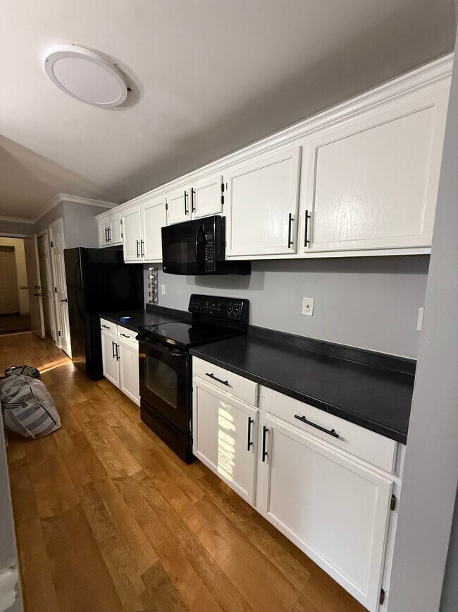 Foto del edificio - 9708 Lake Pointe Ct