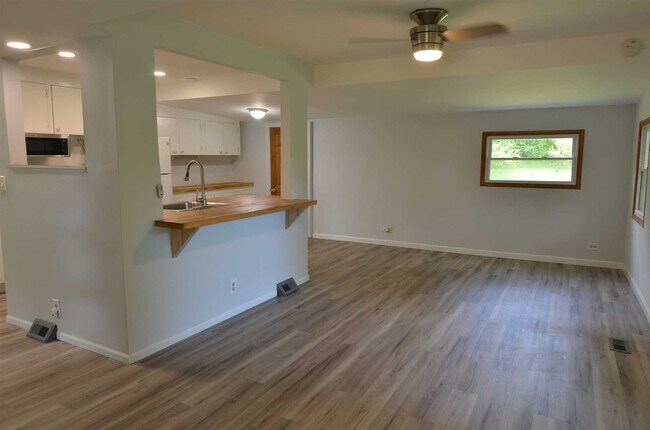 Building Photo - 58 Slate Quarry Rd