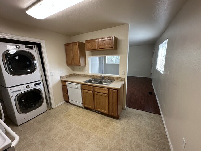 Foto del edificio - Lower Leval 2 Bed 1 Bath
