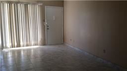 Foto del edificio - 9616 Long Point Rd