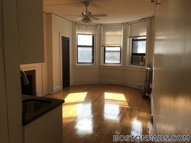 Foto del edificio - 91 Westland Ave