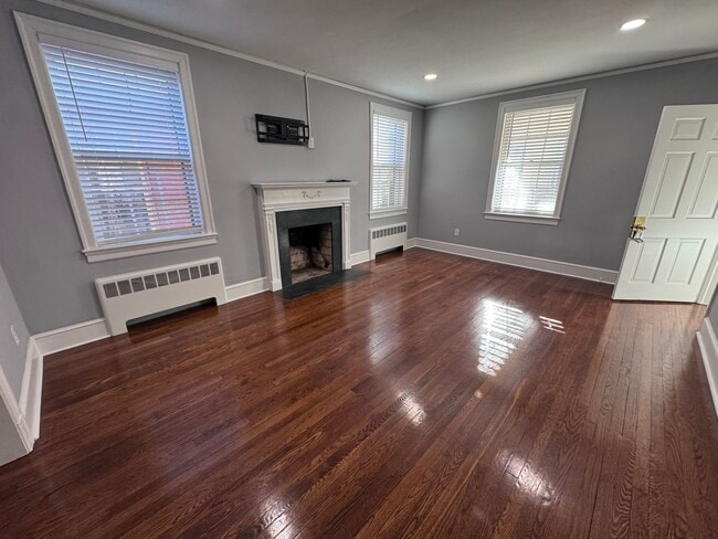 Building Photo - 423 Chestnut St