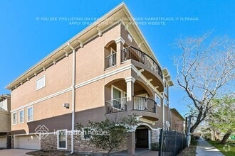 Building Photo - 912 W 25th St