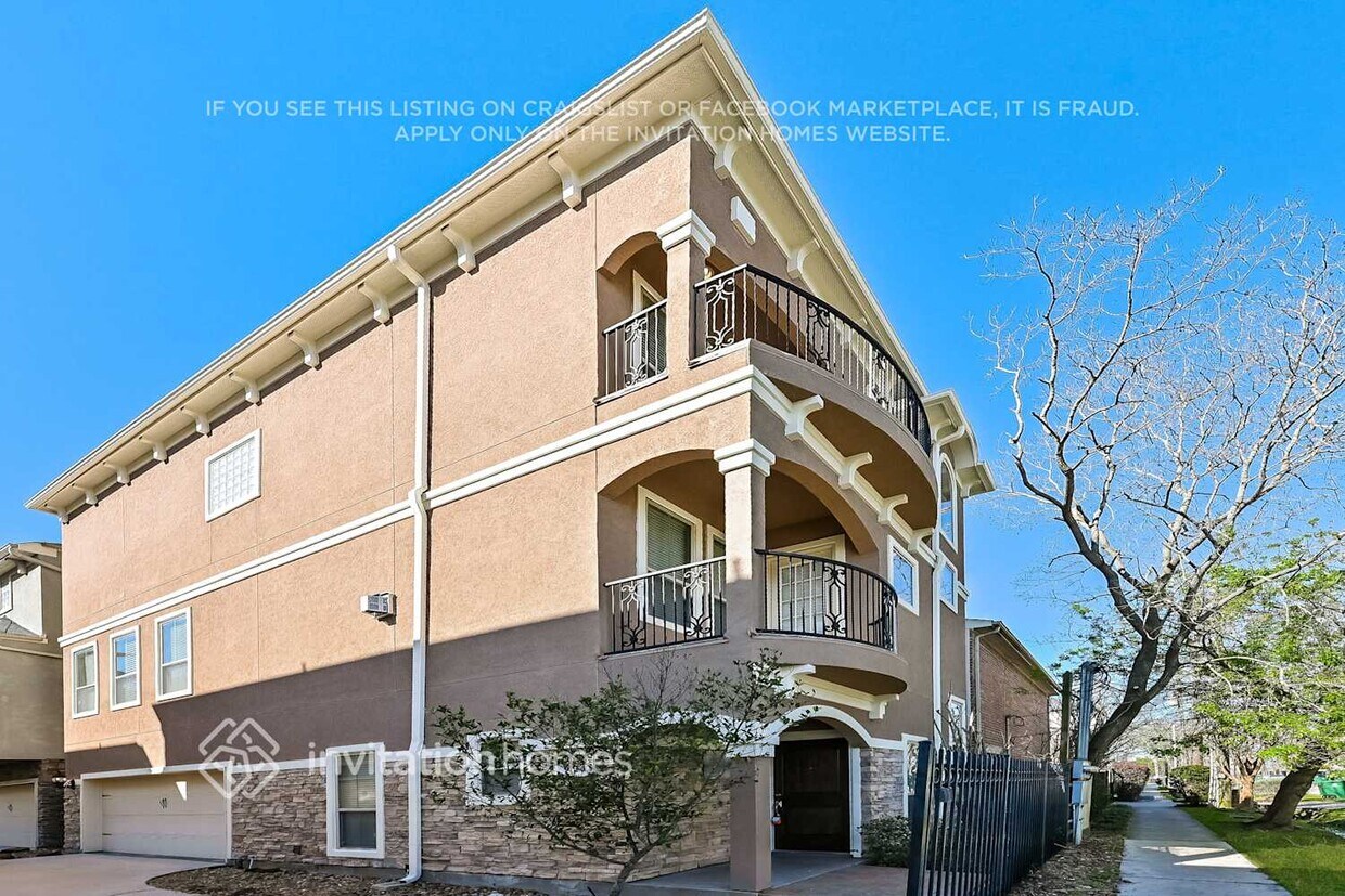 Primary Photo - 912 W 25th St