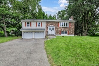 Building Photo - 94 Jessen Pl