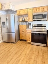 Building Photo - 13206 Glenmoor Dr