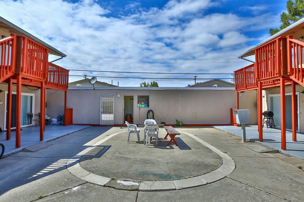 Primary Photo - 1789 Bradford Way