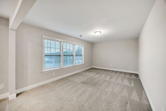 Foto del edificio - Spacious 5BR Home in Brookhaven in highly ...