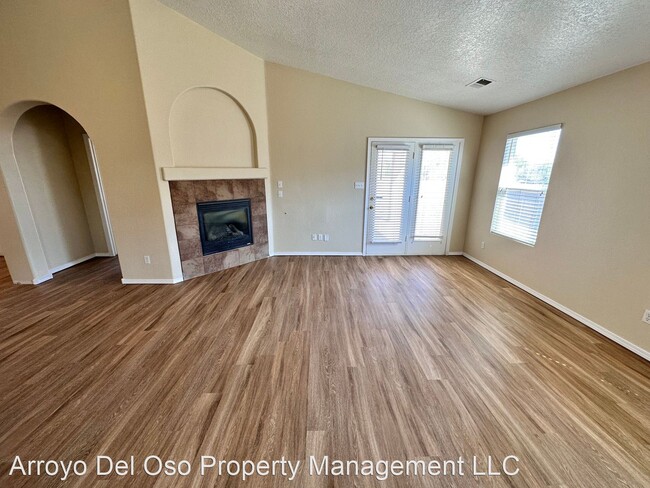 Building Photo - 3 br, 2 bath House - 2910 Desert Sage Ave SW
