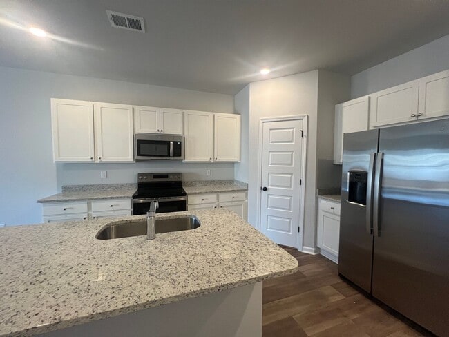 Building Photo - COLLINS WALK IN CONWAY