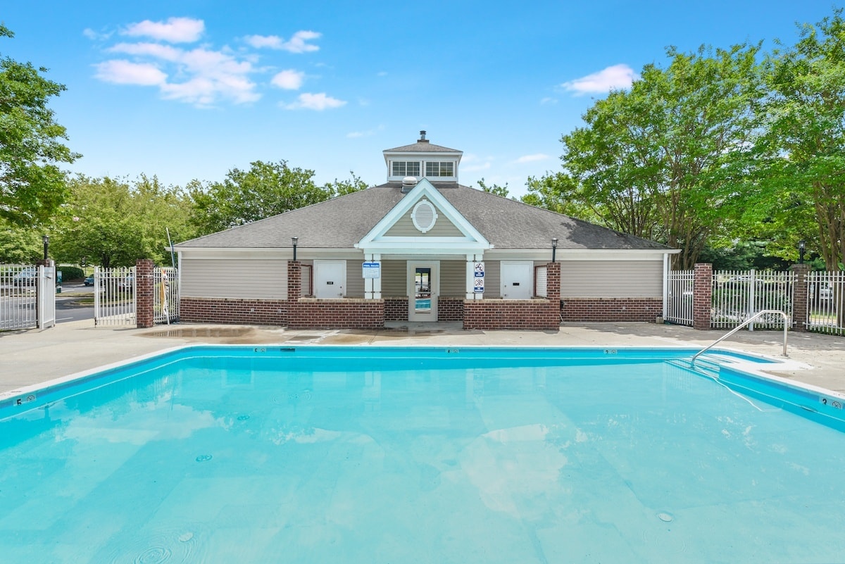 Primary Photo - Acclaim at Lake Largo