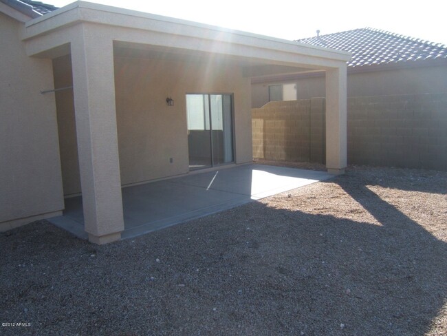 Building Photo - 39808 N Iron Horse Way