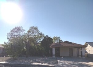 Building Photo - 14644 N 62nd Ave