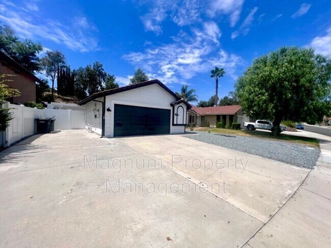 Foto del edificio - 27045 Rainbow Creek Dr