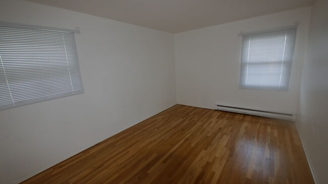 Building Photo - 3 Tuxedo Pl, Vauxhall - 2nd Floor 3BR 1BA ...