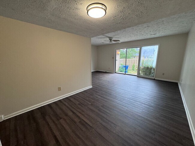 Foto del edificio - 4603 Dow Ct