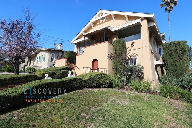 Foto del edificio - Charming Piedmont Four Bedroom Home
