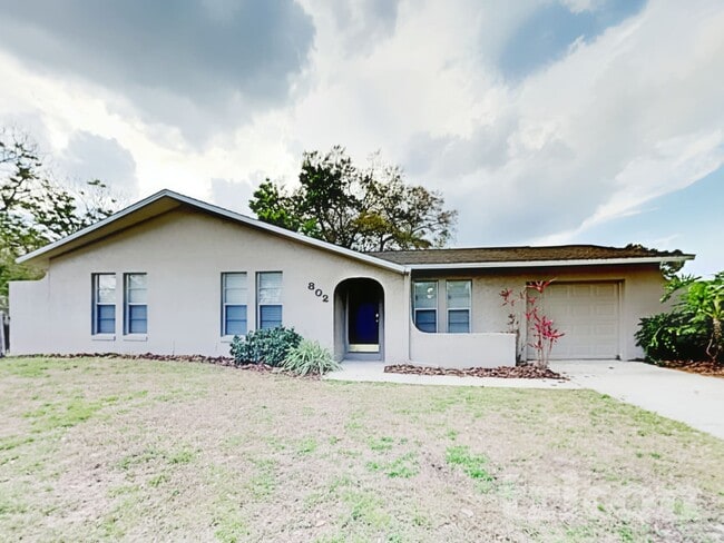 Building Photo - 802 Gullberry Ln