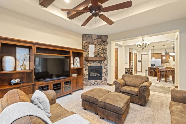 Building Photo - 1922 N Pebble Beach Dr