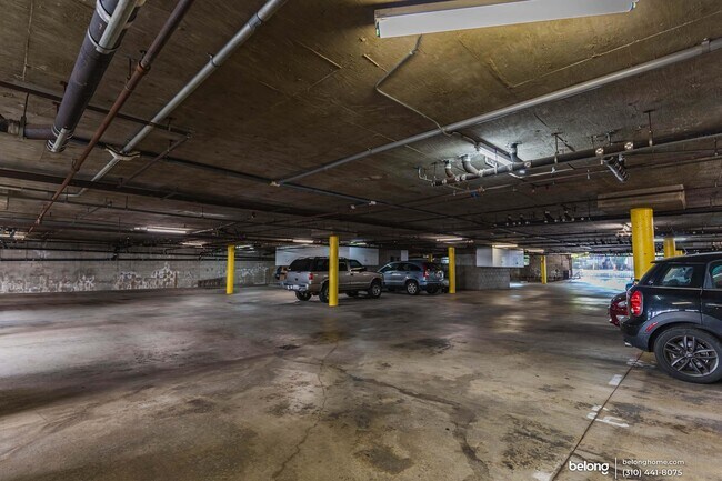 Foto del edificio - 305 E Valencia Ave