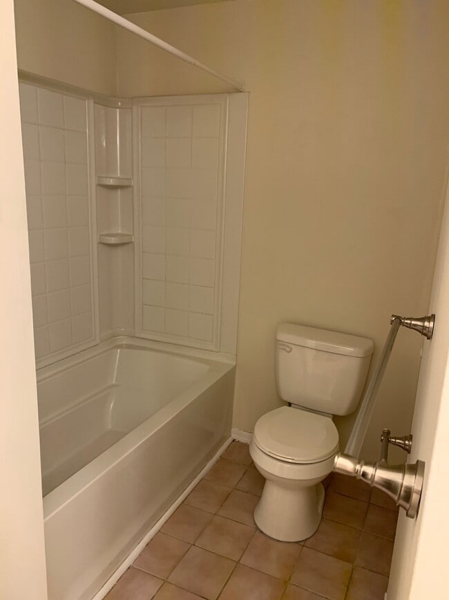 Building Photo - 68 Burgundy Hill Ln