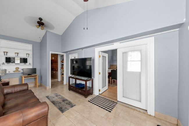 Building Photo - 1410 N Druid Hills Rd