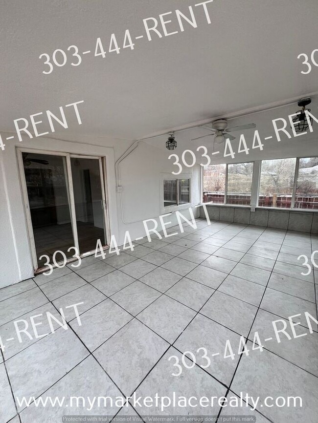 Photo - 2 Bedroom & 1 Bathroom Located in Denver! House