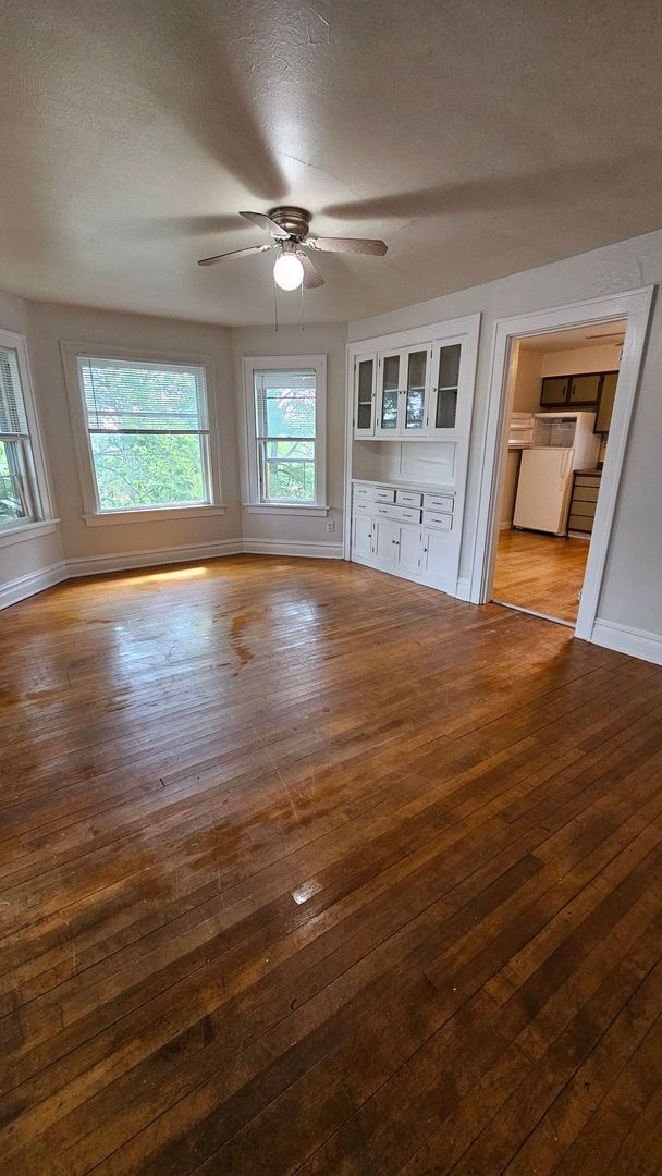 Building Photo - 316 S 7th Ave