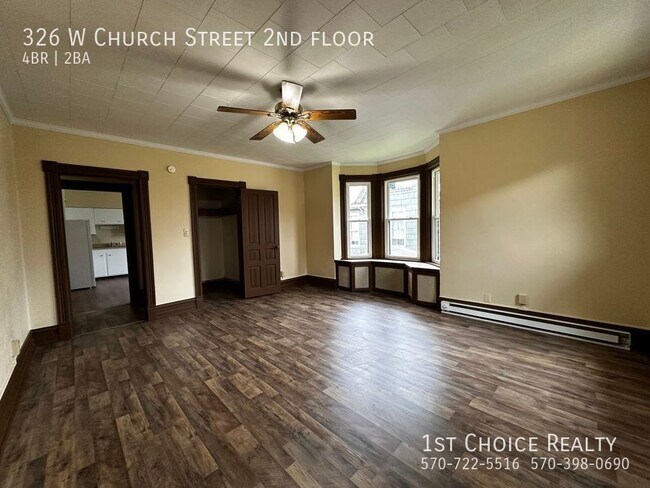 Building Photo - Huge 4 bedroom 1 1/2 bath