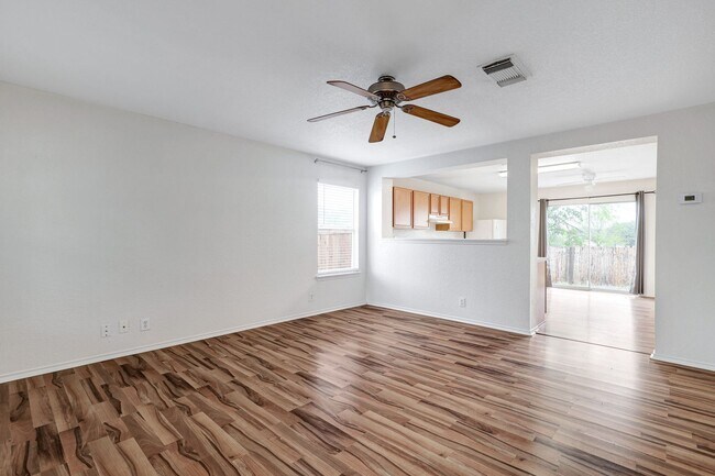 Foto del edificio - ***MOVE-IN SPECIAL: ONE WEEK FREE***Privat...