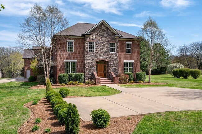 Building Photo - 1101 Beech Grove Rd