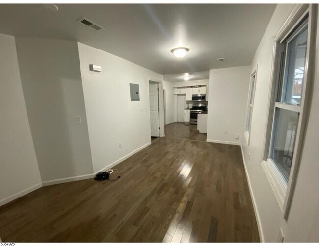 Foto del edificio - 32 Dickerson St