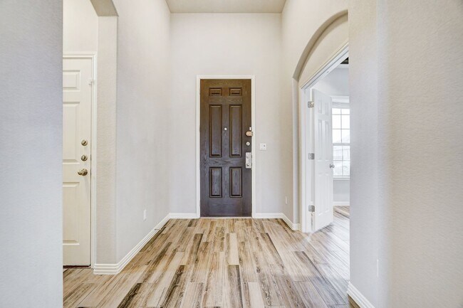 Building Photo - 213 Mindy Way